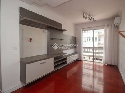 Apartamento com 3 quartos para alugar na avenida joão wallig, 687, passo da areia, porto alegre, 78 m2 por r$ 2.500