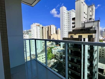 Excelente quarto e sala no coração da cidade, ótima localização, perto de tudo. Sala com p