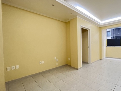 Apartamento para venda possui 64 metros quadrados com 2 quartos em Centro - Florianópolis