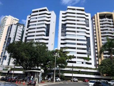 Apartamento para venda tem 179 metros quadrados com 4 quartos em Pituba - Salvador - BA