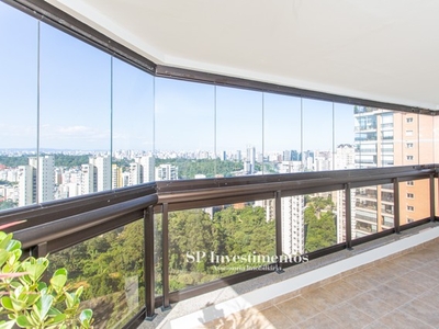 Apartamento para venda tem 243 metros quadrados com 3 quartos em Paraíso do Morumbi - São