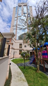 Apartamento Penthouse em Região Nobre e com Vista para Cidade - Bairro Saguaçu.