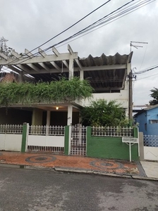 Belíssima casa 2 quartos Santa Eugênia! Para aproveitar o ventinho na varanda ?