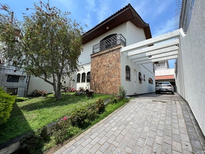 Belíssima Casa na Vila Oliveira