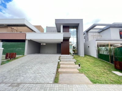 Casa de Condomínio com 4 Quartos e 5 banheiros à Venda, 213 m² por R$ 1.150.000