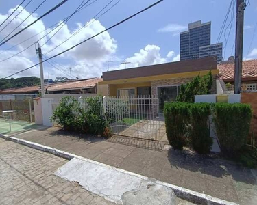 Casa de condomínio para aluguel tem 130 metros quadrados com 3 quartos em Ponta Negra - Na