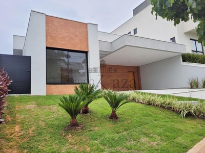 Casa em Condomínio - Urbanova - Condomínio Altos da Serra V - 4 Dormitórios - 234,12m²