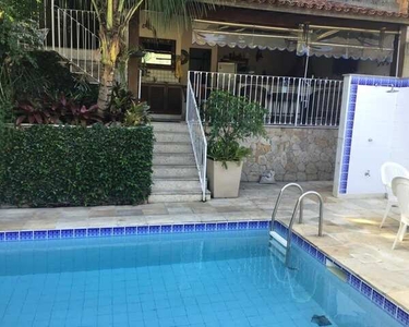 Casa em São Francisco Niterói com 4 quartos , piscina para locação ou venda