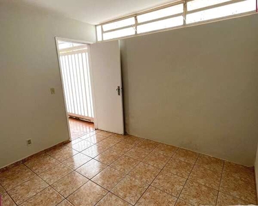 Casa na SHIGS 703, sobrado com 4 quartos espaçosos e 2 vagas de garagem coberta