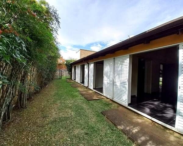 Casa para locação em condomínio- Granja Viana - 3 dormitórios