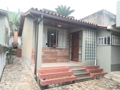 Casa para Venda em Nova Iguaçu, Centro, 3 dormitórios, 2 banheiros, 4 vagas