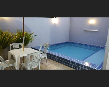 Casinha com piscina em bombinhas