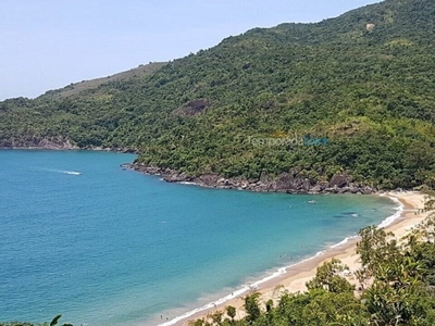 Chalé com churrasqueira e piscina, em Ilhabela