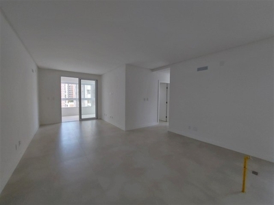 Lindo apartamento à venda, 3 dormitórios, desocupado, club residence, centro, Florianópoli