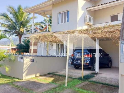 Sobrado de esquina no Condomínio Mar Verde, perto da praia da Mocóca