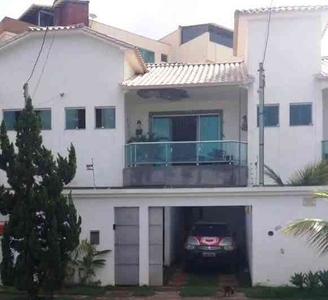 Casa com 3 quartos à venda no bairro Cabral, 157m²