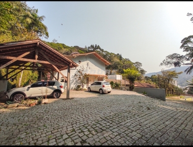 Casa no Bairro Garcia em Blumenau com 5 Dormitórios (1 suíte) e 264.14 m²