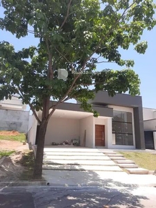 Venda | Casa com 300 m², 3 dormitório(s), 4 vaga(s). Caçapava Velha, Caçapava