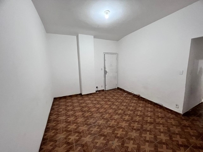 Vendo apartamento de 02 quartos excelente localização no Ingá