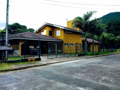 Casa com 4 quartos no residencial alpes de atibaia