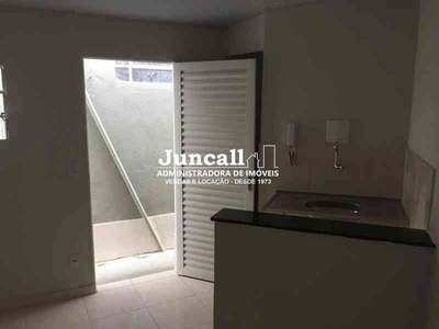 Casa com 1 quarto para alugar no bairro Bonfim, 40m²