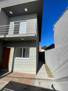 Casa com 2 quartos à venda no bairro Jardim das Cerejeiras, 70m²