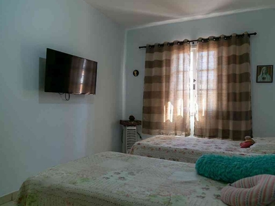 Casa com 2 quartos para alugar no bairro Jardim Vila Galvão, 104m²