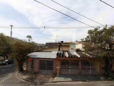 Casa com 3 quartos à venda no bairro Vila Carioca, 180m²
