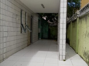 Alugo espaçosa casa com 4 quartos em bairro lagoa nova