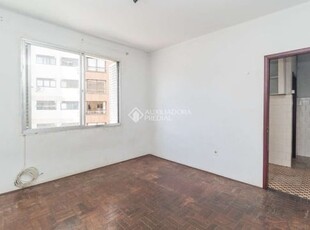 Apartamento com 1 quarto para alugar na rua sete de abril, 355, floresta, porto alegre, 42 m2 por r$ 950