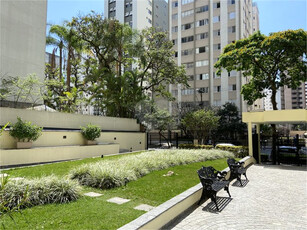 Apartamento com 3 quartos à venda ou para alugar em Moema - SP