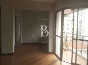 Apartamento em condomínio cobiçado no bairro moema.