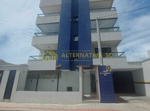 Apartamento mobiliado para locação anual com 02 quartos sendo 01 suíte em itacolomi, balneário piçarras, santa catarina