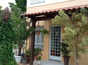Essa casa linda e aconchegante fica no condomínio hortências, dentro do residencial villa flora em vorotantim/sp