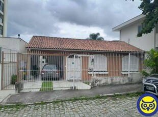 Terreno grande com casa ótima localização na trindade, viabilidade para construção de prédio comercial e residencial.