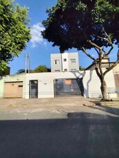 Apartamento com 3 quartos para alugar no bairro Milionários, 70m²