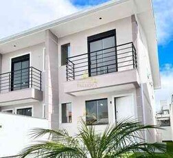 Casa com 3 quartos à venda no bairro Aririu, 103m²