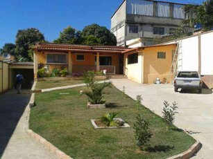 Casa com 3 quartos à venda no bairro Retiro, 800m²