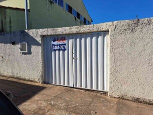 Galpão com 1 quarto para alugar no bairro Santa Terezinha, 40m²