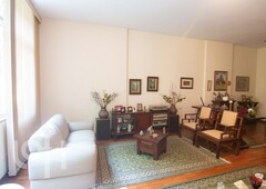 Apartamento à venda em Laranjeiras com 168 m², 3 quartos, 1 suíte, 1 vaga