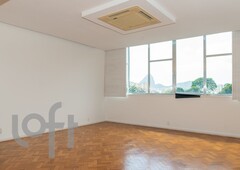Apartamento à venda em Laranjeiras com 220 m², 3 quartos, 1 suíte, 1 vaga
