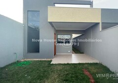 Casa Térrea com 3 Quartos à Venda por R$ 390.000