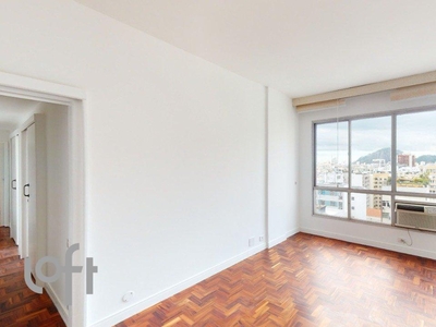 Apartamento à venda em Copacabana com 102 m², 2 quartos, 1 suíte, 1 vaga