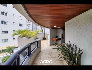 Apartamento no Bairro Victor Konder em Blumenau com 3 Dormitórios (3 suítes) e 322 m²