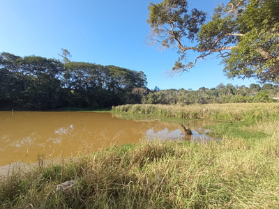 Chácara De 1.000m² Com Lago