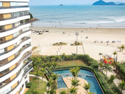 Apartamento pé na areia com vista para o mar