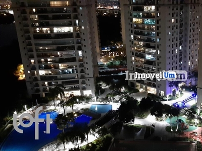 Apartamento à venda em Barra da Tijuca com 157 m², 3 quartos, 3 suítes, 3 vagas
