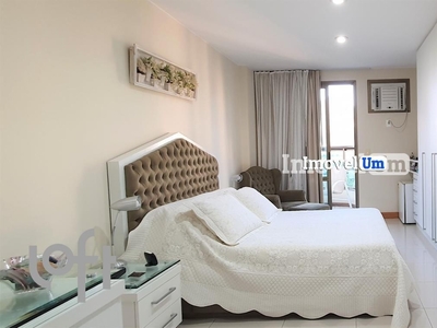 Apartamento à venda em Barra da Tijuca com 239 m², 4 quartos, 4 suítes, 3 vagas