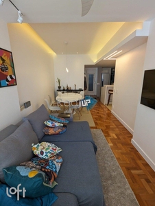 Apartamento à venda em Copacabana com 60 m², 3 quartos, 1 vaga