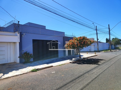 Casa em Alto Umuarama, Uberlândia/MG de 225m² 3 quartos à venda por R$ 1.049.000,00